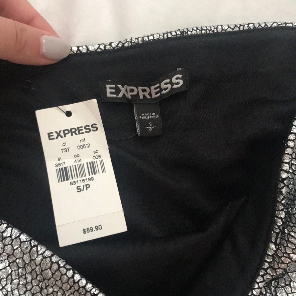 Express mini skirt 🎊 - Picture 5 of 5
